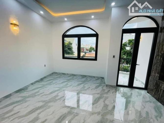 BÁN NHÀ 1T1L 1 TUM 95m2(5.5x17) HẺM 7M ĐƯỜNG LÊ HỒNG PHONG, P7 VT - GIÁ 8,9tỷ TL - 1