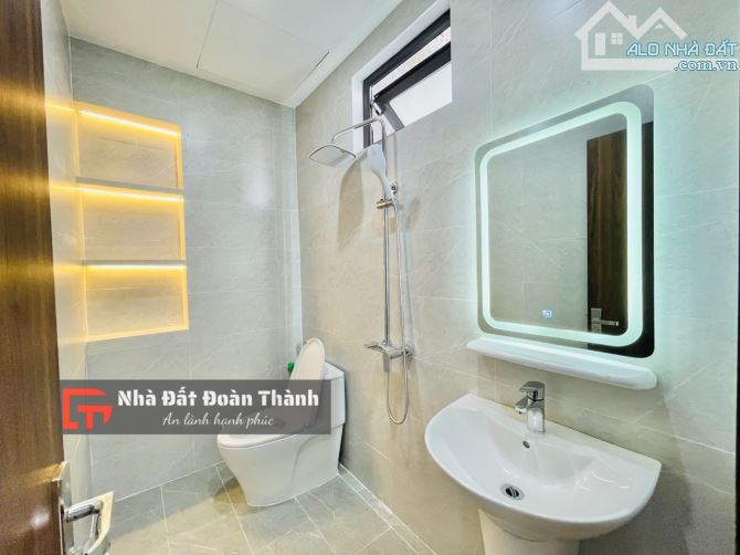 100m2 nhà xây mới độc lập sân cổng 5 tầng thang máy phố Văn Cao - 12