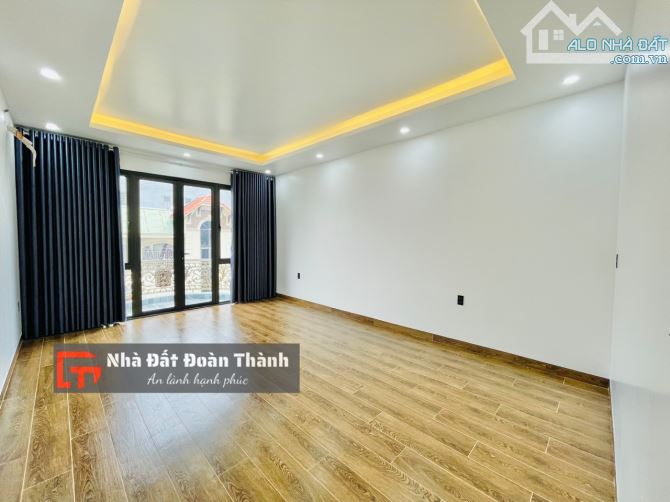 100m2 nhà xây mới độc lập sân cổng 5 tầng thang máy phố Văn Cao - 13