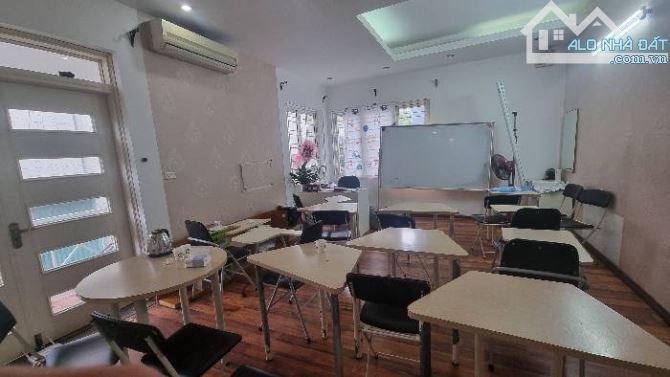 Bán nhà mặt phố Hàng Bông hoàn kiếm mặt phố víp kinh doanh văn phòng DT 216 m2 giá 110 tỷ - 2