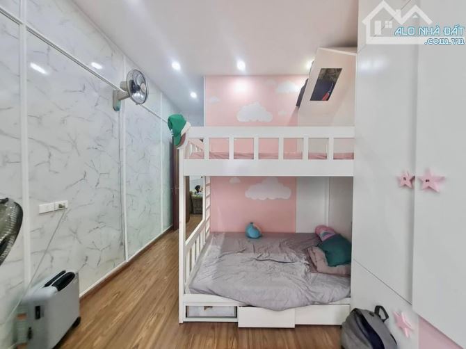Bán nhà Nguyên Hồng - Đống Đa, phân lô ô tô- KD Dt 50 m2, 5 tầng, mt 4 mét, giá 21.9 tỷ - 2