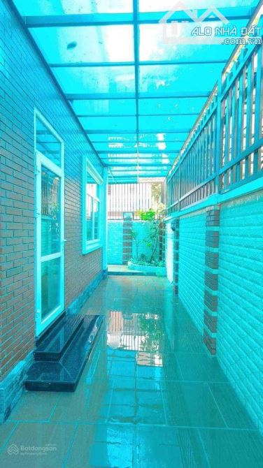 Cho thuê nhà Làng Việt Kiều Mỗ Lao, DT 130m2, 3 tầng. MT 10m, giá 33 triệu. - 2