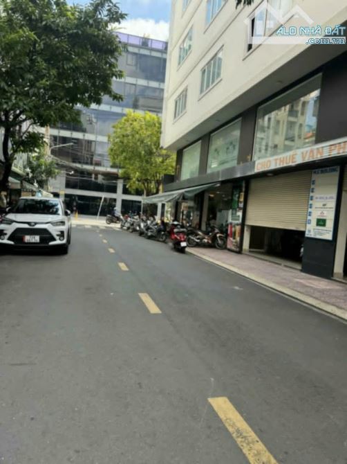 180tr/th,Khách Sạn Nguyễn Minh Hoàng,Tân Bình,7 Tầng, 67m2, chỉ 19 tỷ - 4