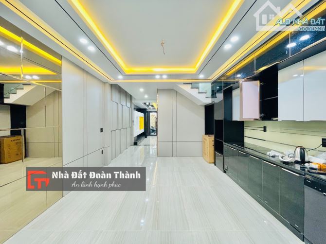 100m2 nhà xây mới độc lập sân cổng 5 tầng thang máy phố Văn Cao - 5