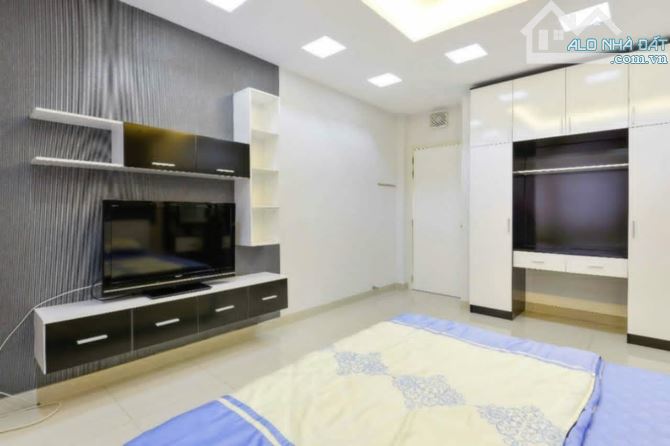 Bán nhà đường Ni Sư Huỳnh liên, 80m2, 5 Tầng, 4m x 20m, chỉ 10 tỷ 6 - 5