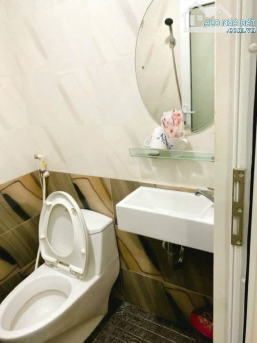 180tr/th,Khách Sạn Nguyễn Minh Hoàng,Tân Bình,7 Tầng, 67m2, chỉ 19 tỷ - 6