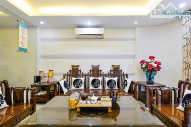 Bán nhà đường Ni Sư Huỳnh liên, 80m2, 5 Tầng, 4m x 20m, chỉ 10 tỷ 6 - 7