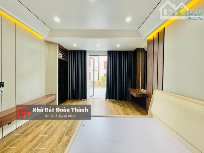 100m2 nhà xây mới độc lập sân cổng 5 tầng thang máy phố Văn Cao - 8