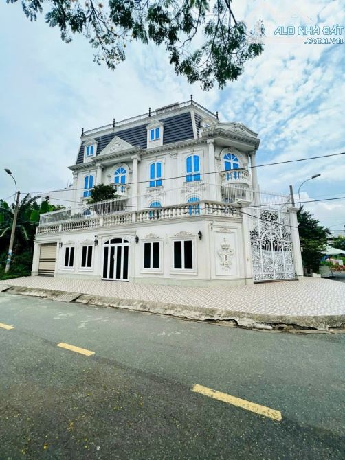 Bán nhà đường 48 phường Bình Trưng Đông Tp Thủ Đức giá 24,5 tỷ view trường học