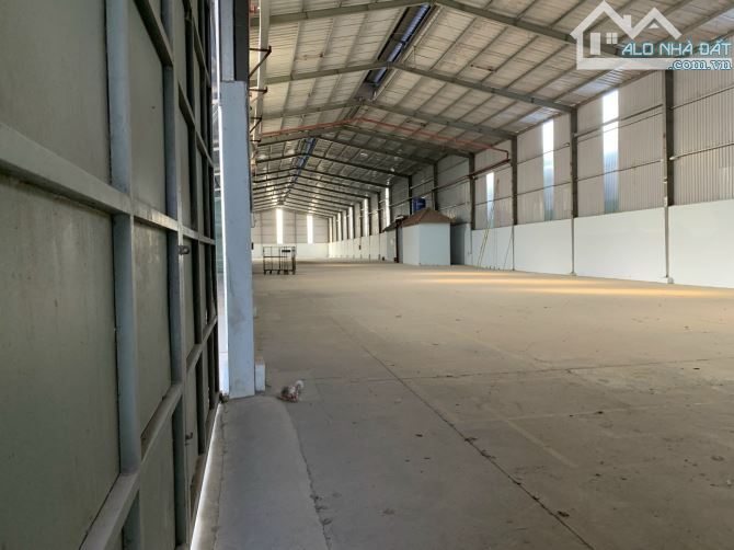 Cho thuê xưởng 2000m2 mặt tiền đường lớn trung tâm Tp Biên Hoà