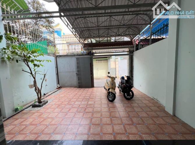 Cho thuê nhà đường Chu Mạnh Trinh, Phường 8, Tp Vũng Tàu  Diện tích: 6*27=162m2  -