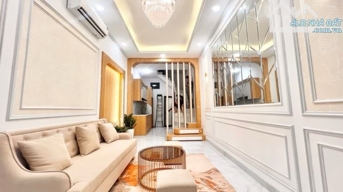 Bán nhà ngõ 651 Minh Khai, chỉ 6.8 tỉ, nhà đẹp ở luôn, gần ô tô, 2 thoáng vĩnh viễn