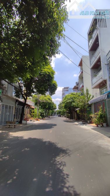 Bán căn nhà mặt tiền đường Lê Sao, Tân Phú. 3.5x18m. Cấp 4. Giá 6.65 tỷ - 1