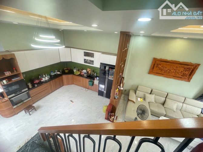 Nhà kề chợ BÀ Điểm, Phan Văn Hớn, Hocmon, 6x18m, 3 tầng - 1