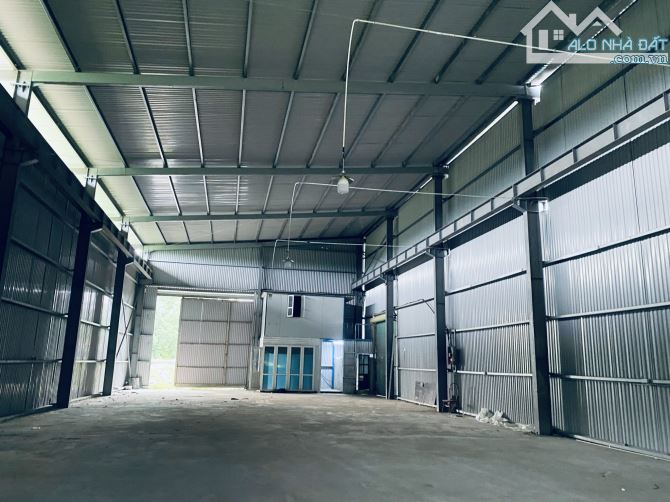 Cho thuê kho 400m2 xây mới sẵn VP + ray cẩu trục - 1