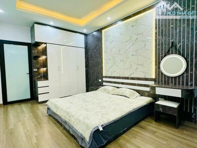 Nhà độc lập 3t x 45m2 sổ đỏ chính chủ đường Đông La 5 phút KĐT Đô Nghĩa Hà Đông, giá 2,65T - 2