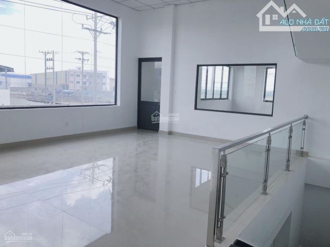 Cho thuê kho 4000m2 (xd: 2600m2) trong KCN Tân Tạo. Có PCCC tự động, Văn phòng, trạm điện - 2