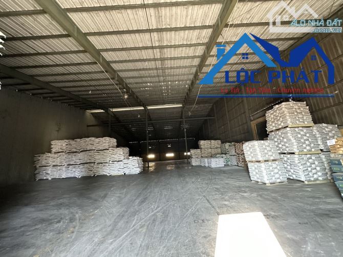 Cho thuê kho KCN Long Bình 1.200 m2 chỉ 55k/m2. P - 2