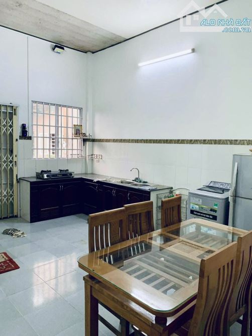 Bán gấp căn nhà cấp 4 ngay đường Lê Thị Lơ, Tân Hiệp, Hóc Môn. Giá 640 triệu, SHR - 2