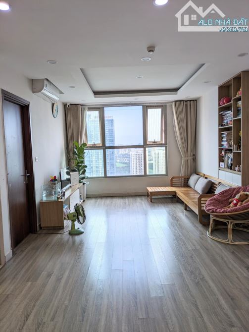 CHUNG CƯ CAO CẤP CIPUTRA-100M2-NGẮM TRỌN VIEW SÔNG HỒNG-ĐẸP NHƯ TRANH - 2