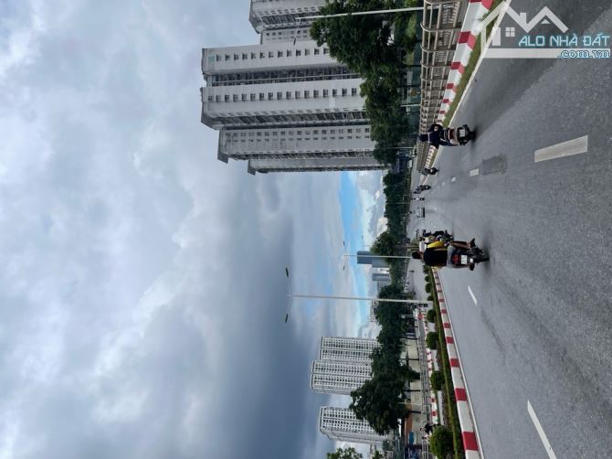 Hiếm khách sạn 5 sao Trần Duy Hưng 210m2 x 10t, thang máy,42 phòng, kinh doanh, 68,1 tỷ. - 3