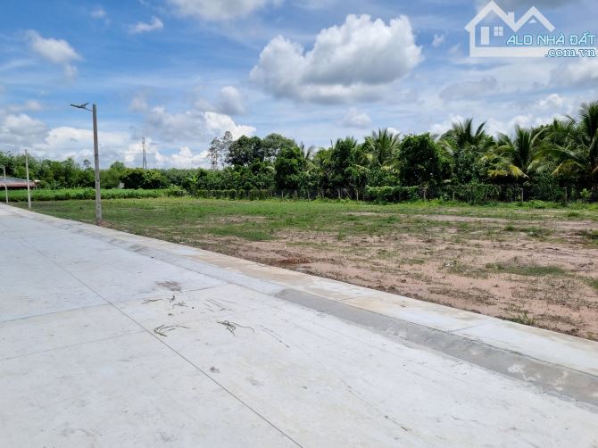 170m2 có thổ cư. Đường bê tông. Kế bên nhựa 784. 560tr 🥰 Còn vài lô đất liền kề 5x34 có 5 - 6