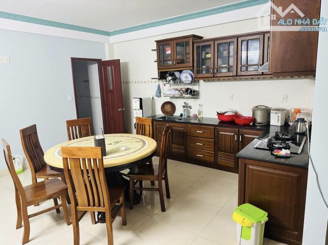 Nhà 3 tầng mặt tiền Lê Thanh Nghị, đường 10.5m, đất 127m2, ngang 5m, có dòng tiền sẵn 30tr