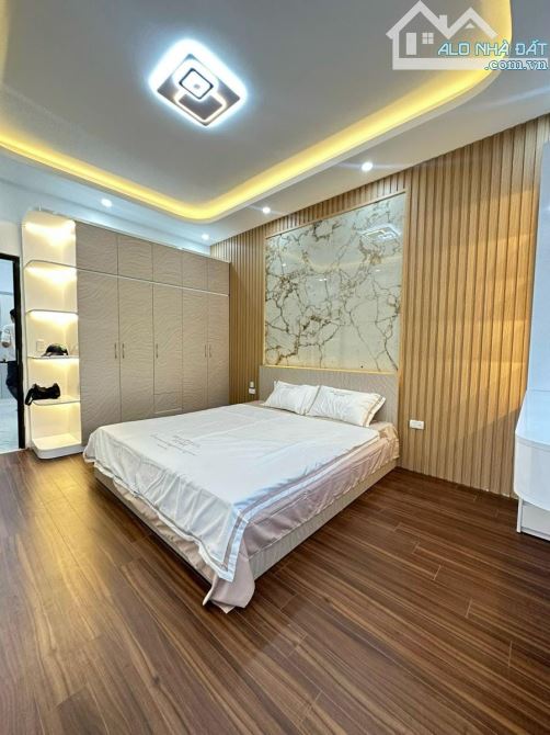 SIÊU PHẨM VIP - Bán nhà phân lô Lê Trọng Tấn, Thanh Xuân. DT: 57m. Giá: 16 tỷ. ngõ oto