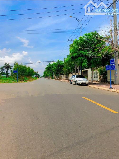 Bán 3500m2 ngay trung tâm hành chính huyện Đất Đỏ, góc 2 mt, tổng 110m mt nhựa, 350 thổ cư - 1