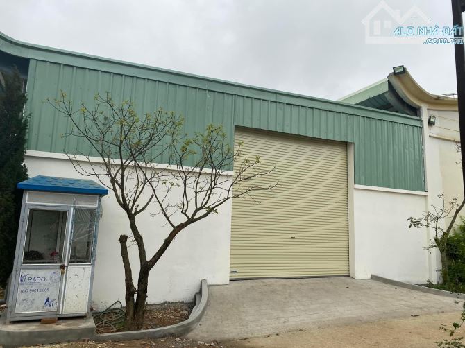 Cho thuê 600m2  kho nền epoxy ccn Quang Minh - 1