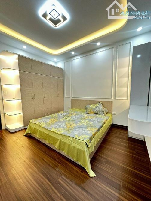 SIÊU PHẨM VIP - Bán nhà phân lô Lê Trọng Tấn, Thanh Xuân. DT: 57m. Giá: 16 tỷ. ngõ oto - 1