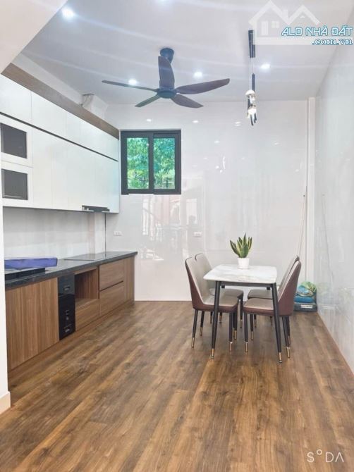 Nhà Đẹp Quỳnh Đô 42m x 5 t Full nội thất ô tô đỗ trước nhà ở tuyệt đẹp góa 4.6 tỷ - 2