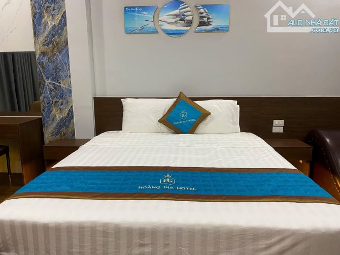 ⚜️ Khách sạn Nguyễn Trãi Sát Royal, Ô tô tránh 76m2 5T Thang máy MT 4m, 9 Phòng, Chỉ 16 - 3