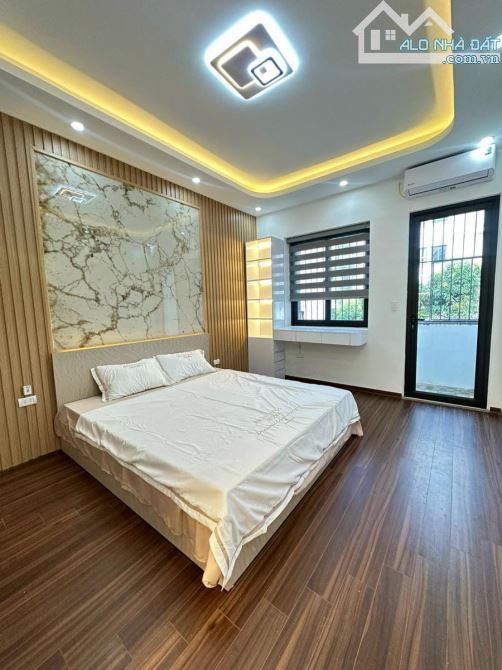 SIÊU PHẨM VIP - Bán nhà phân lô Lê Trọng Tấn, Thanh Xuân. DT: 57m. Giá: 16 tỷ. ngõ oto - 3