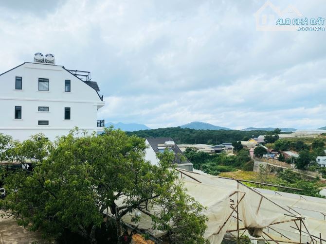 🏡 BÁN ĐẤT TẶNG NHÀ VƯỜN - Ô TÔ VÔ TẬN NƠI - CÁCH TRUNG TÂM CHỈ 2KM - 4