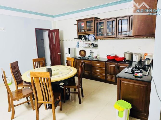 Nhà 3 tầng mặt tiền Lê Thanh Nghị, đường 10.5m, đất 127m2, ngang 5m, có dòng tiền sẵn 30tr - 5