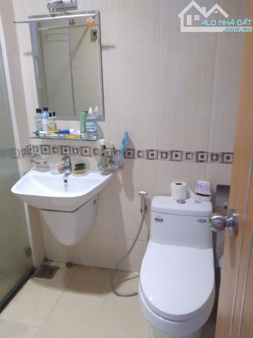 Chung cư Hoa Sen,Lạc Long Quân.Q11: 65m2, 2p ngủ,NT, 10tr/tháng - 6