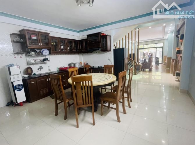 Nhà 3 tầng mặt tiền Lê Thanh Nghị, đường 10.5m, đất 127m2, ngang 5m, có dòng tiền sẵn 30tr - 8