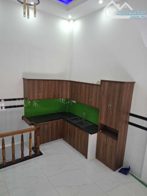 CHỦ BÁN GẤP NHÀ 157M2, 3 TẦNG, ĐƯỜNG TRẦN THỊ KỶ: 13TỶ500TR