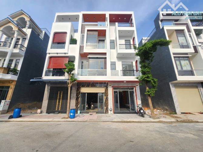 3,55Tỷ TL🔥Bán nhà 1 trệt 2 lầu + Tum, KDC Lộc Phát Residence, P.Thuận Giao, Tp.Thuận An