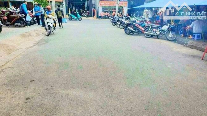 BÁN MẶT TIỀN KINH DOANH 152M2 GIÁ 3 tỷ  LINH TÂY , THỦ ĐỨC GỌI CHO EM XEM