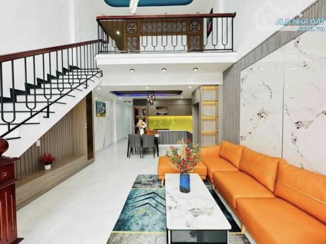 Bán gấp nhà 1 trệt 1 lửng đúc sân xe ôtô mới xây sổ riêng thổ cư, ngay cây xăng Đức Hưng - 1