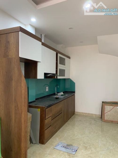 Bán nhà Đức Giang 33m2 x 3 tầng x MT 4 - 2