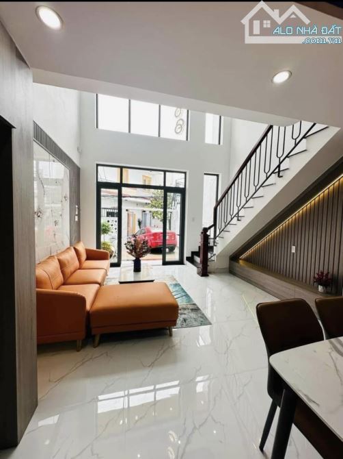Bán gấp nhà 1 trệt 1 lửng đúc sân xe ôtô mới xây sổ riêng thổ cư, ngay cây xăng Đức Hưng - 2