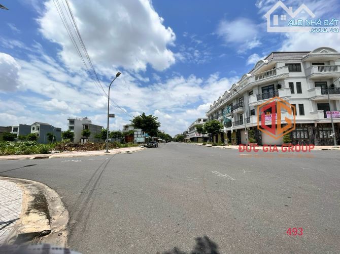 Góc 2 mặt tiền trục E6 Bửu Long đường to đẹp nhất khu dân cư giá 9,5 tỷ nhà 3 lầu - 2
