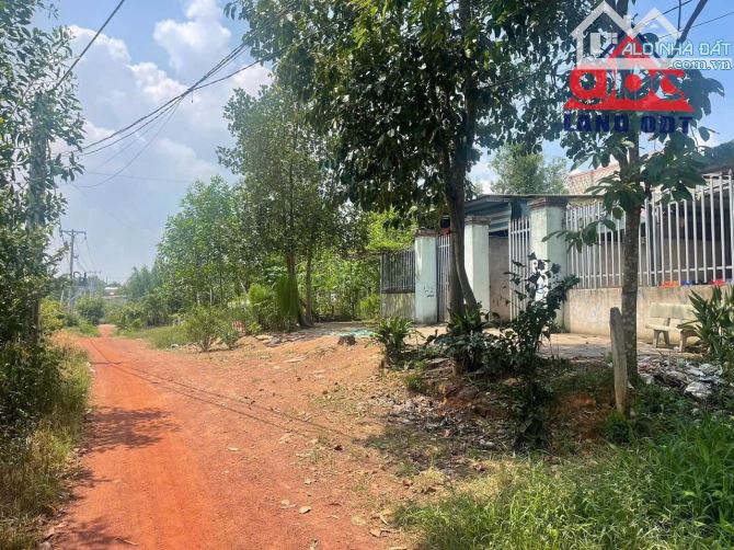 Bán đất 611m2. Vị trí 2 đường DT762, Thị Trấn Vĩnh An - VC. Ngay chợ. Chỉ 1ty3 shr thổ cư - 2