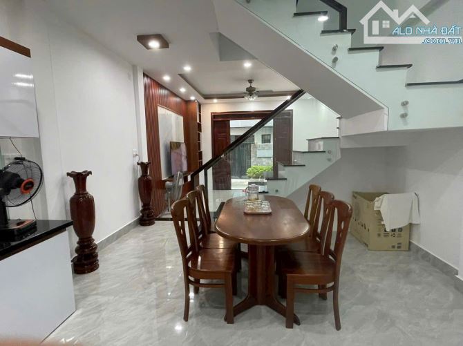 🏠🏠 CẦN CHO THUÊ NHÀ 3 TẦNG KIỆT OTO 246 HÙNG VƯƠNG, TP HUẾ - 3