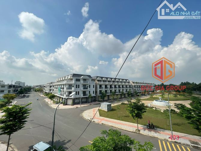 Góc 2 mặt tiền trục E6 Bửu Long đường to đẹp nhất khu dân cư giá 9,5 tỷ nhà 3 lầu - 4
