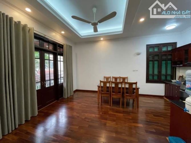 Bán Biệt Thự Tô Ngọc Vân gần Hồ Tây, Gara, Bể bơi, 168m2, 4 tầng, mt 15m, 52 tỷ