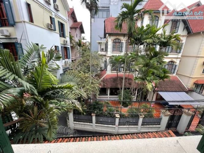 Bán Biệt Thự Tô Ngọc Vân gần Hồ Tây, Gara, Bể bơi, 168m2, 4 tầng, mt 15m, 52 tỷ